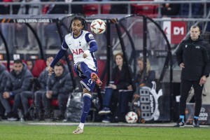 hth-官方：热刺与25岁后卫斯宾塞续签长期合同，他已为球队出战43次