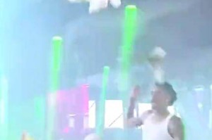 华体会-损失五千万不悔改！莫兰特夜店撒钱哈登沃尔也干过